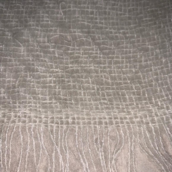 Vintage “EATON” Brand 100% Polyester Shawl in Off White-48” x 48” - Picture 2 of 12